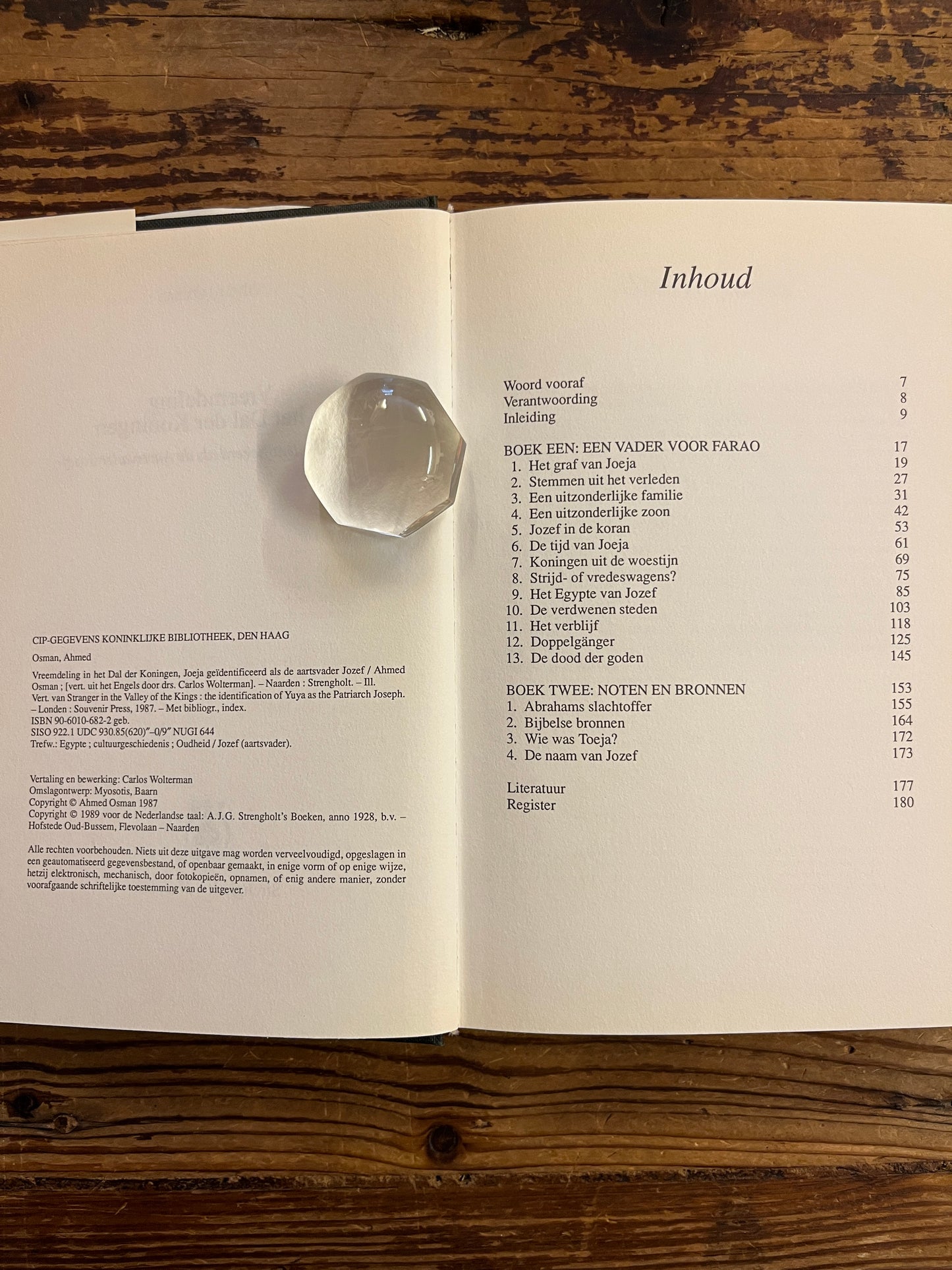 Vreemdeling in het Dal der Koningen, Ahmed Osman