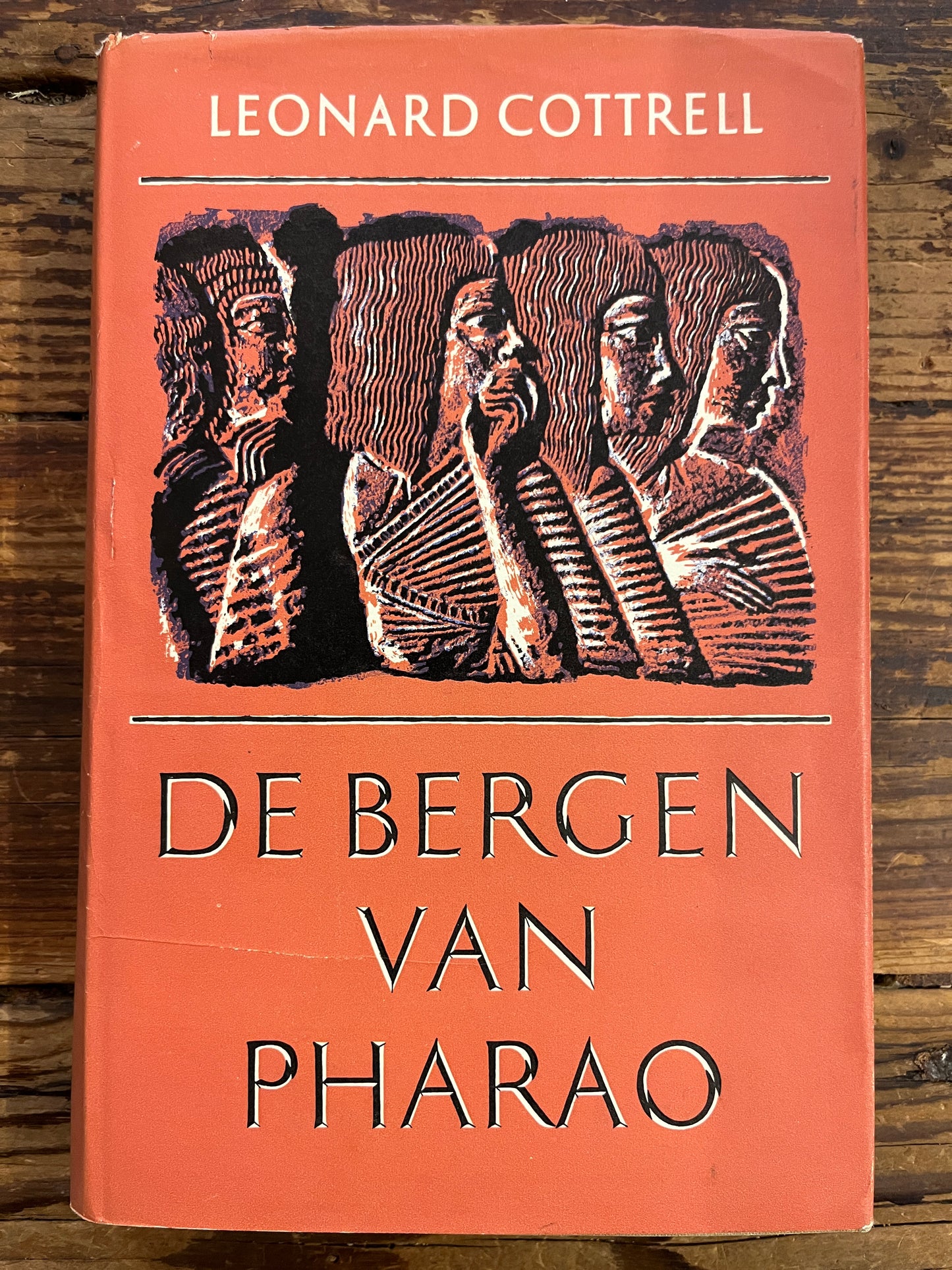 De bergen van de pharao, Leonard Cottrell