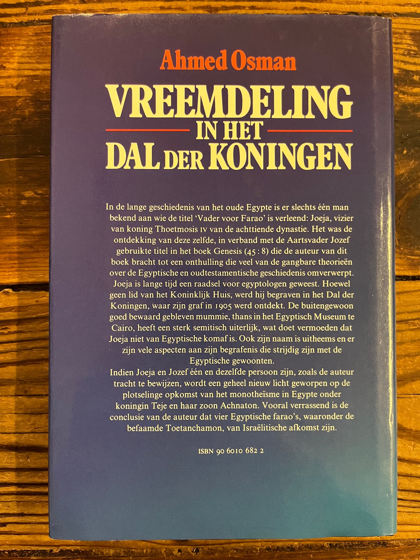 Vreemdeling in het Dal der Koningen, Ahmed Osman