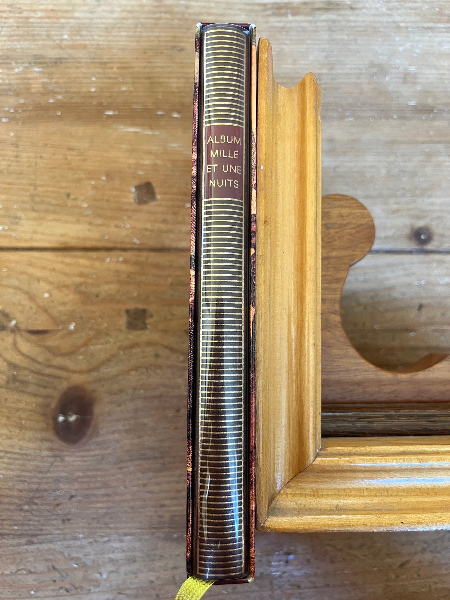 Album Mille et Une Nuits, Iconographie choisie et commentée par Margaret Simonval
