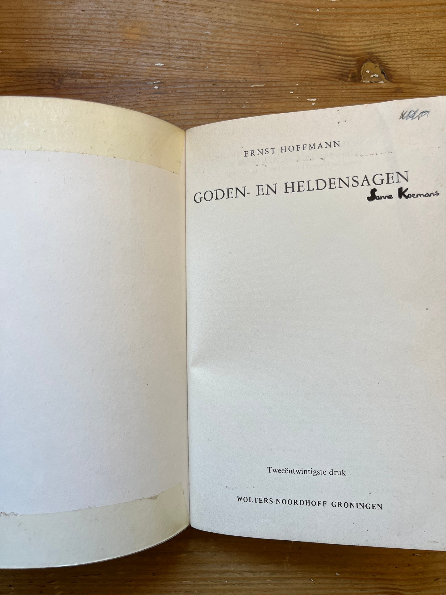 Goden en Helden-sagen, Ernst Hoffmann