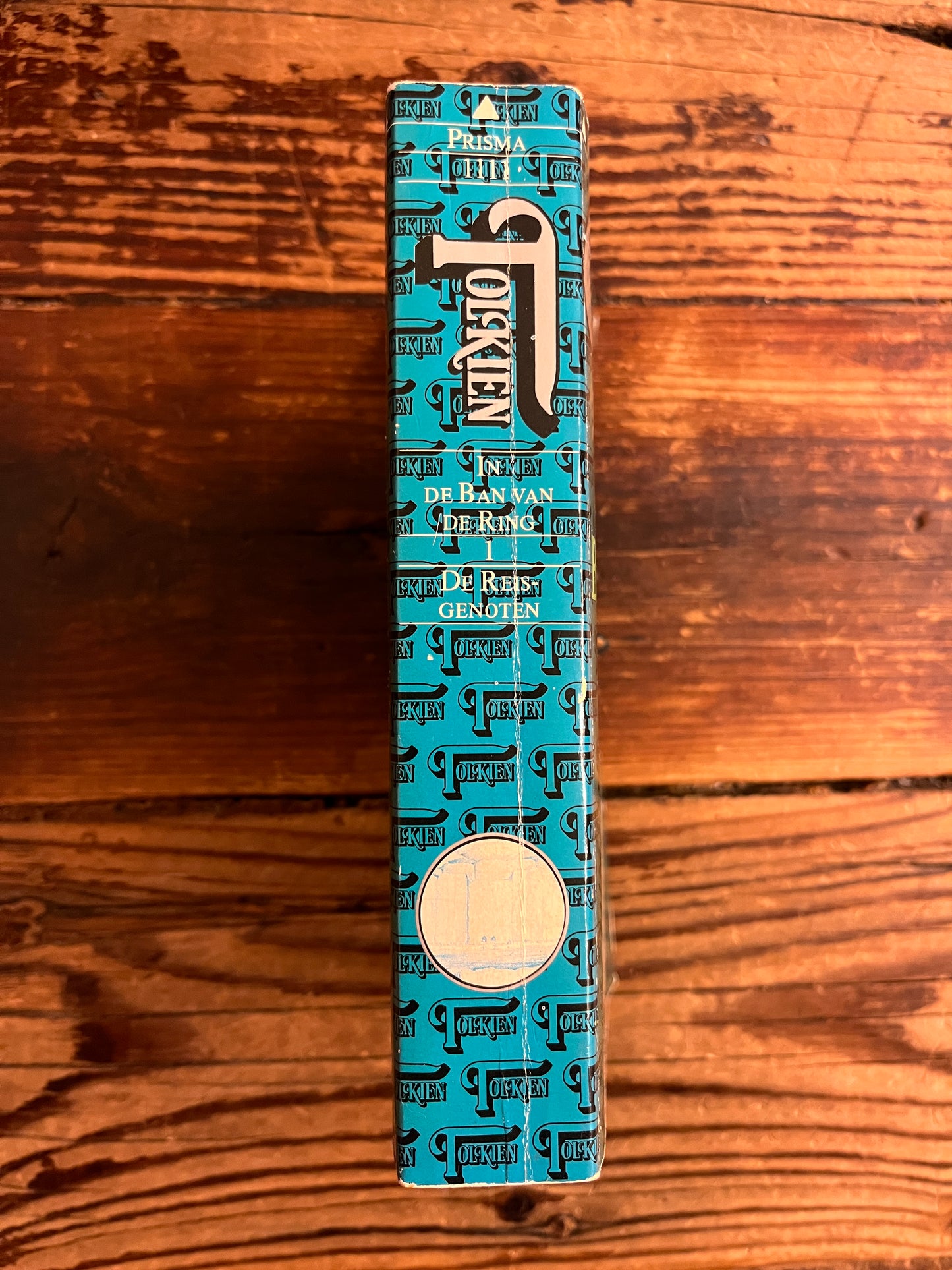 Rug van 'de aanhangsels' van 'in de ban van de ring' door Tolkien op houten achtergrond 