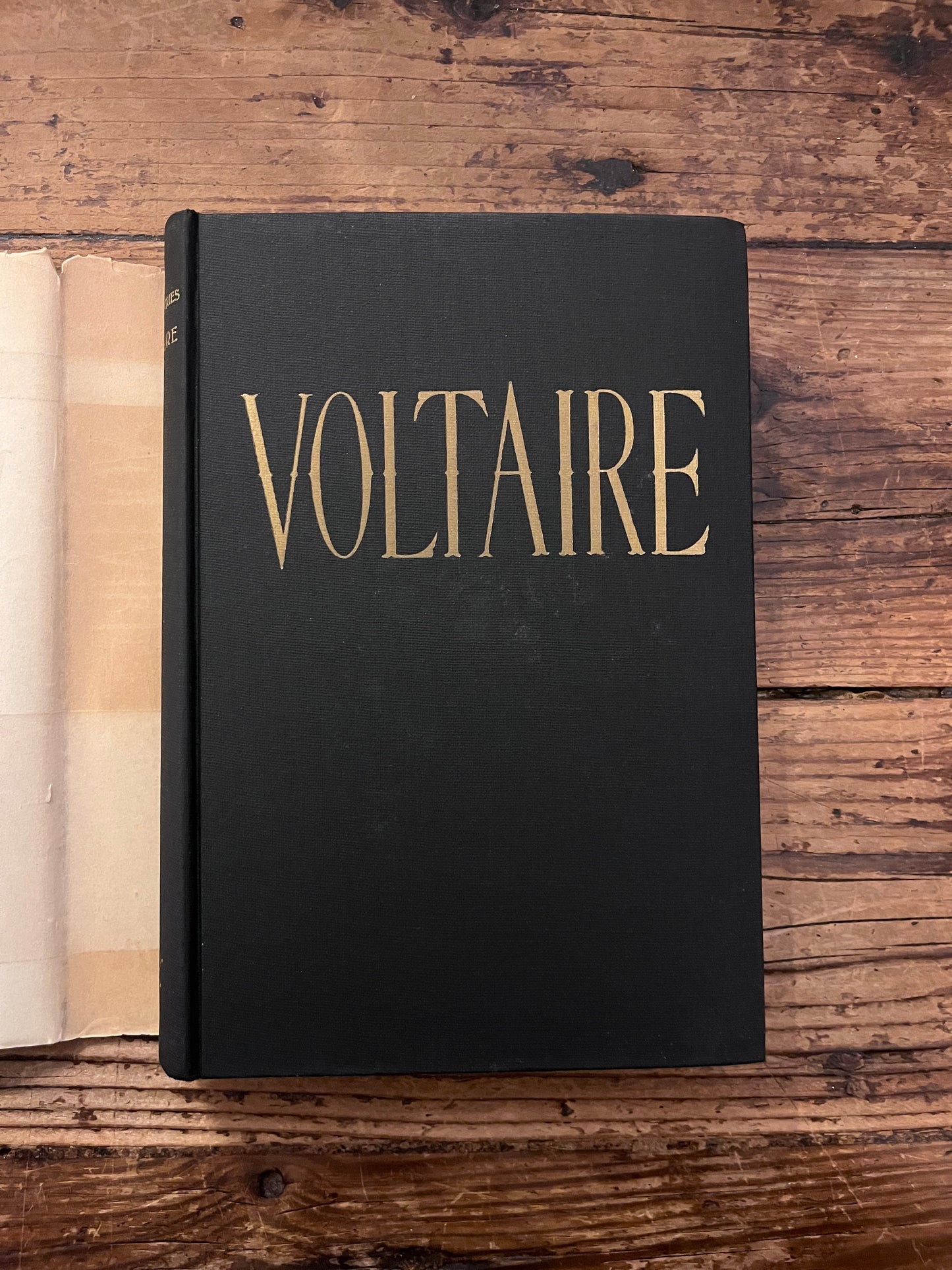 Voltaire door Dr PH. De Vries