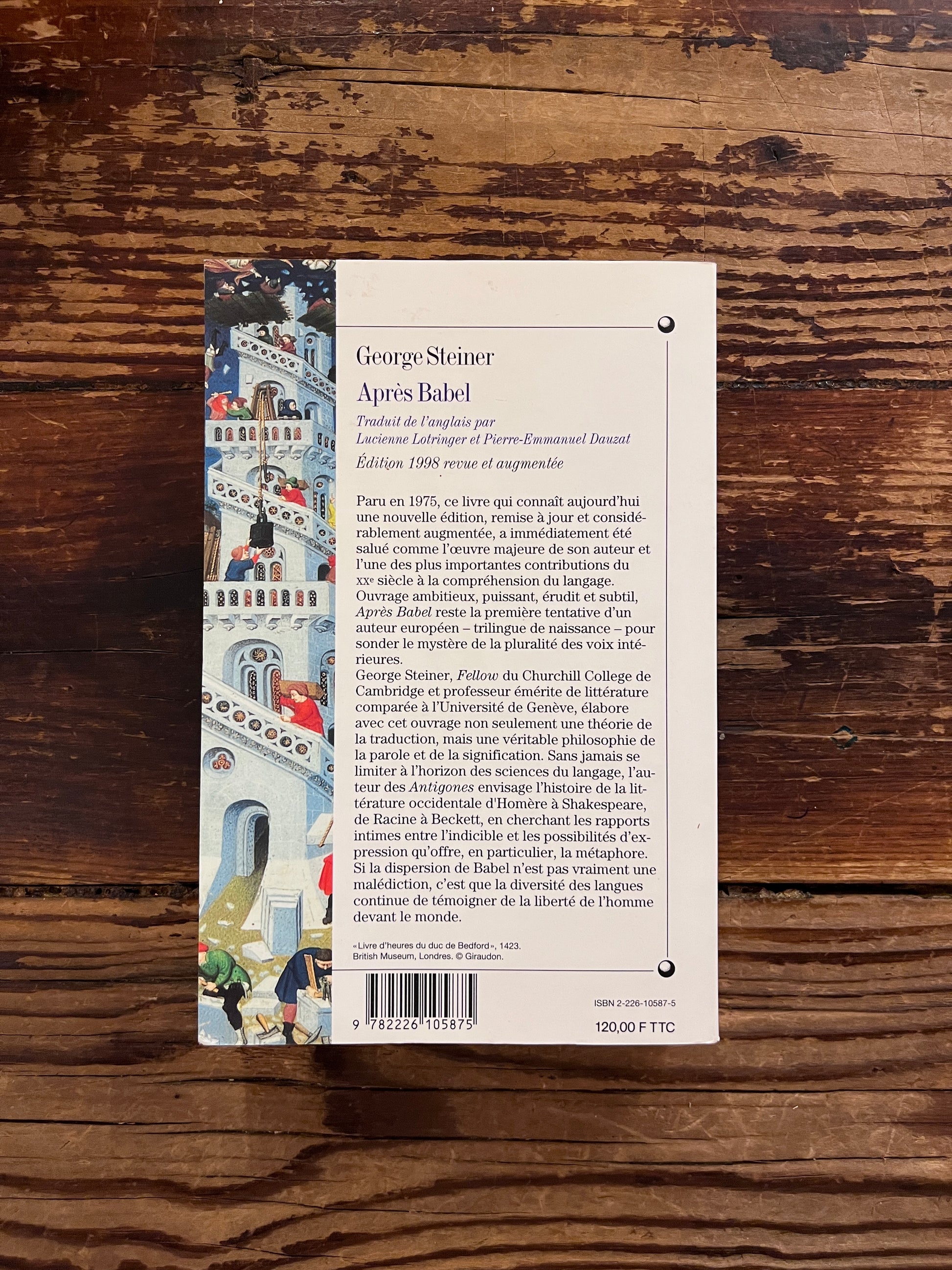 photo de la couverture du livre "après Babel" sur fond de bois

