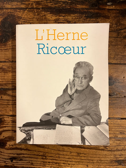 couverture du livre "Paul Ricoeur" sur fond de bois