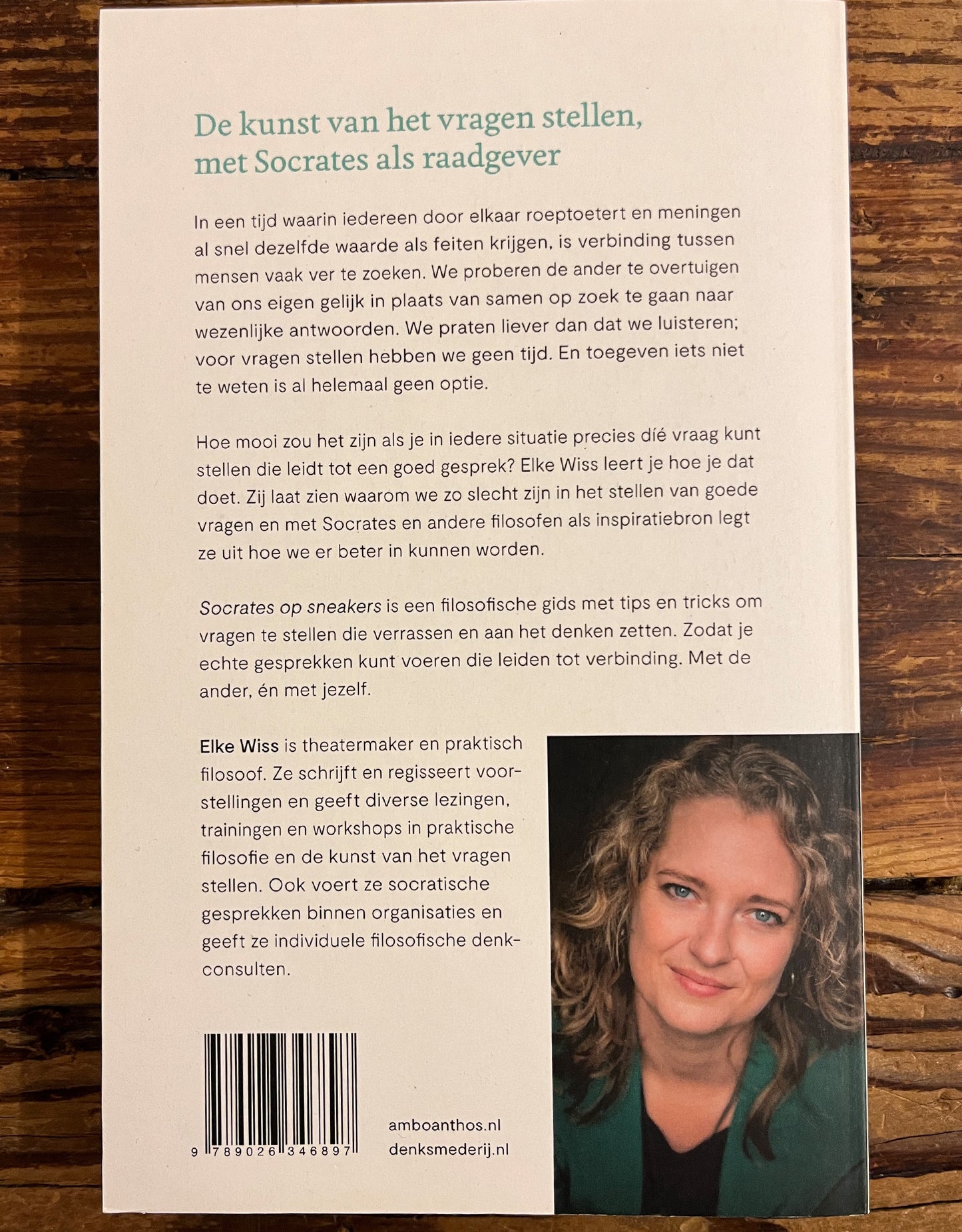 Socrates op sneakers, Elke Wiss